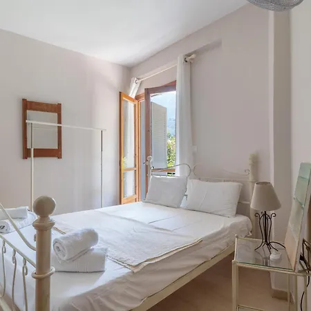 Giorgio Studios-apartments 2 3* Nikiana