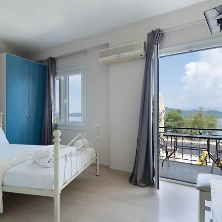 Giorgio Studios-apartments 2 3* Никиана